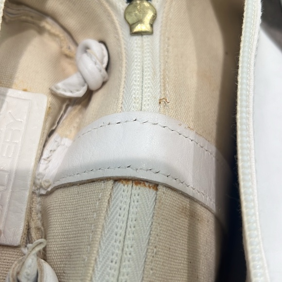 Il Bisonte White Leather Vanity Handbag - Picture 6 of 10